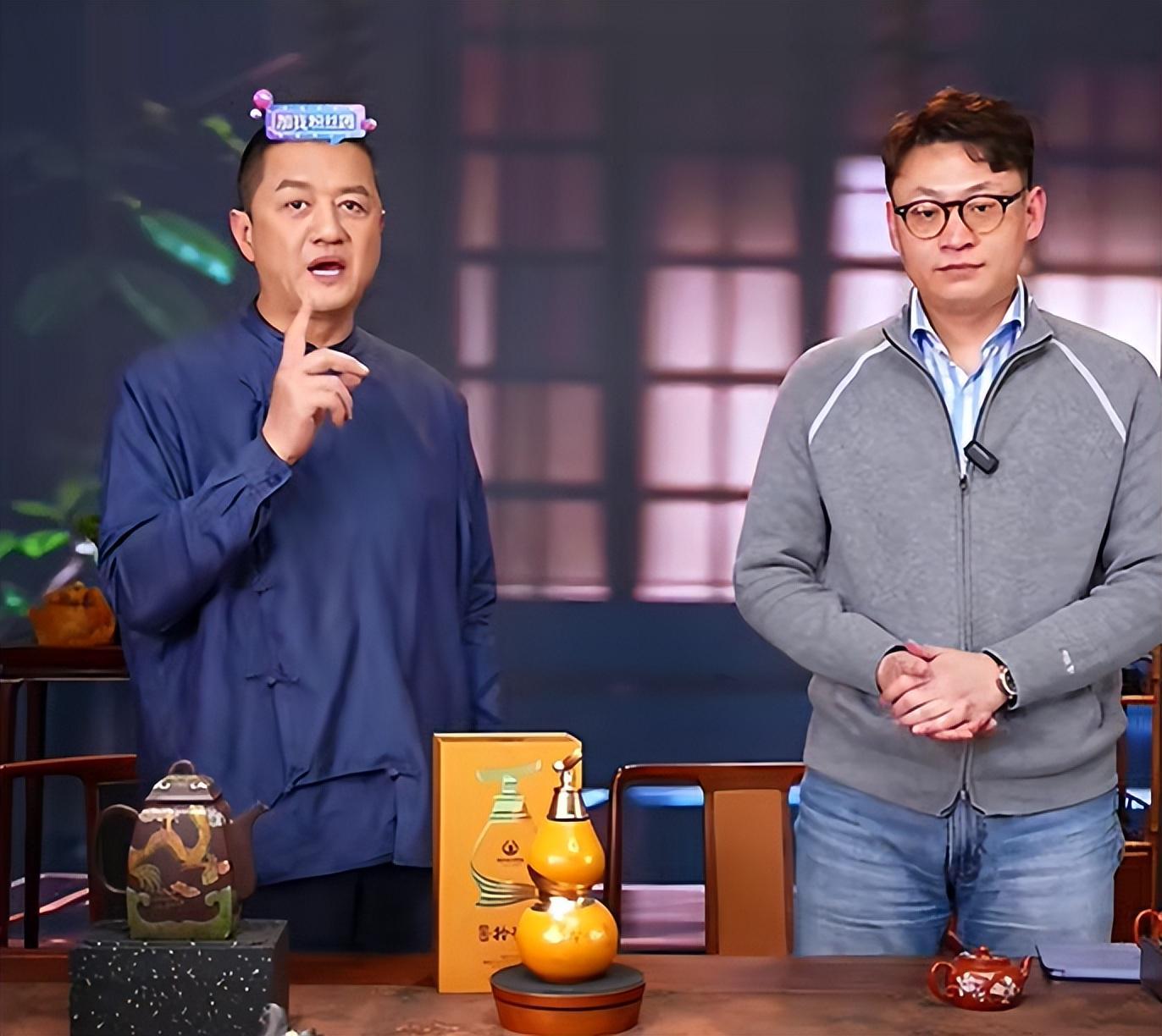 星空体育官方网站-李亚鹏接不住泼天流量,首场直播卖茶叶和紫砂壶,快急死网友了